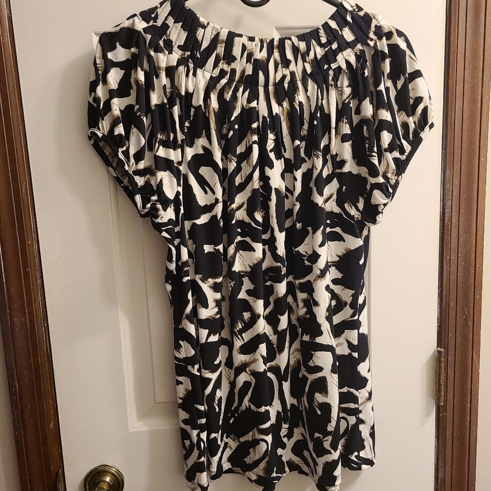 Top - Picture 2 of 3